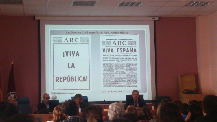 Portadas de ABC en zona republicana y nacional ©Isabel Borruel