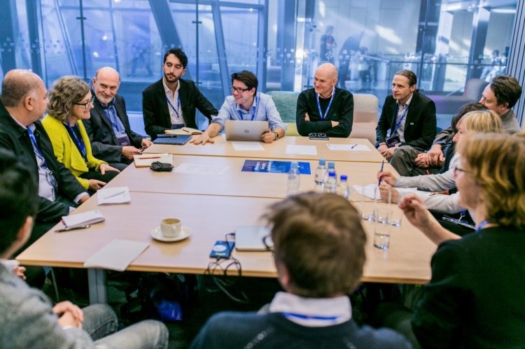 Discussion table at the 2016 FIAT/IFTA World Conference in Warsaw, Poland – foto: Marcin Oliva Soto
